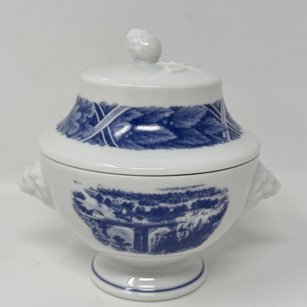Vintage Estée Lauder Quatre Saisons Porcelain Trinket Jar Lion Handles Japan